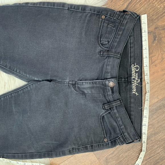 The Sweetheart Jeans - Picture 5 of 10